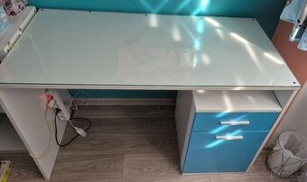 Psací stůl se skříňkou