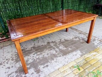 celoroční nábytek z teaku