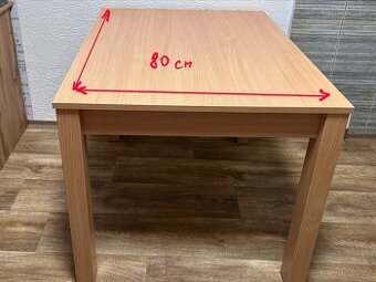 Jídelní stůl 80x80 cm.