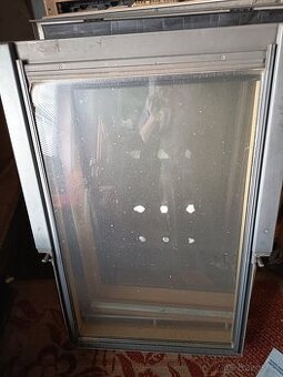 Prodám čtyři použite střešní okna