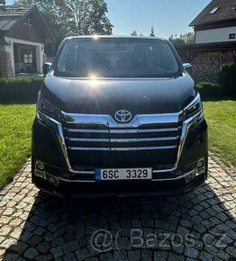 Toyota Granvia Premium