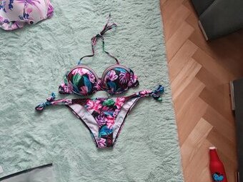 NOVÉ více druhů květinové plavky, plavkový vršek, kalhotky - 1