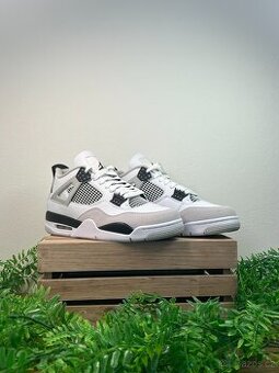 Air Jordan 4 Retro "Military" (44)