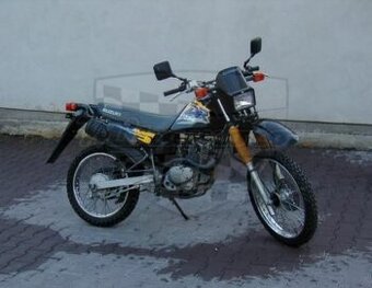 Sháním Suzuki dr125