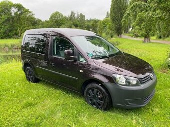 VW Caddy 1.6Tdi/55kw,rok 6/2014 naj:227tkm NAVIGACE