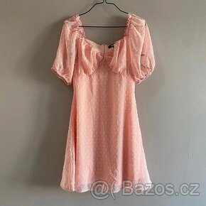 Roztomilé šaty s puntíky Missguided - 1