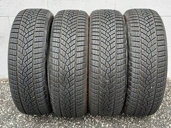 Zánovní zimní pneu Goodyear 205/55/19 vzorek 8mm