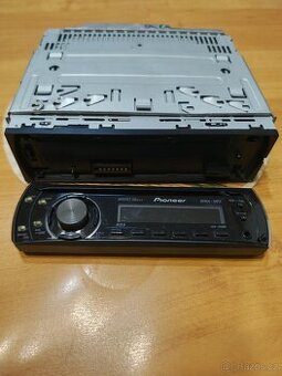 Autorádio Pioneer DEH-1100MP s kabeláží