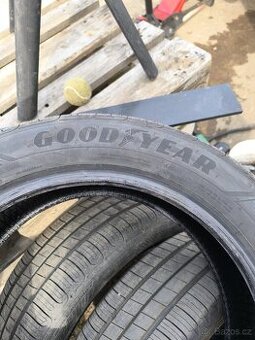 Letní pneu GOODYEAR EfficientGrip Performance 195/60 R18