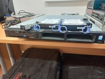 IBM xSeries 306m, páskovky LTO2 a LTO3, z420 HP