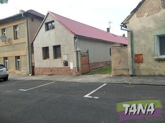 Rodinný dům se zahradou v obci Siřejovice v blízkosti města - 1