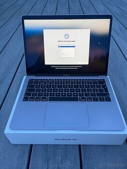 MacBook Air 13” 2018 Vesmírně šedý