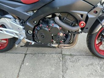 Suzuki gsr600