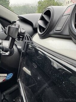 Konzole držáku telefonu Suzuki Swift od 2017-