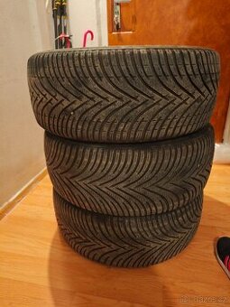 Zimní pneu BFGOODRICH 235/45 R18 48V