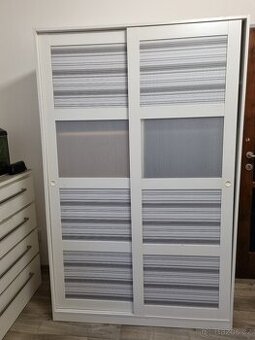 Šatní skříň IKEA