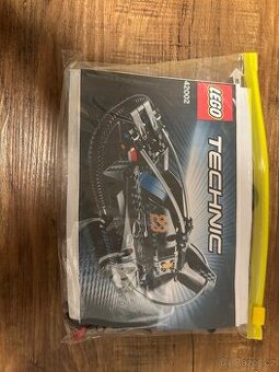 LEGO TECHNIC - Vznášedlo 42002