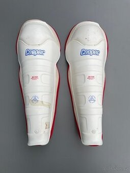 Hokejové chrániče na holeně