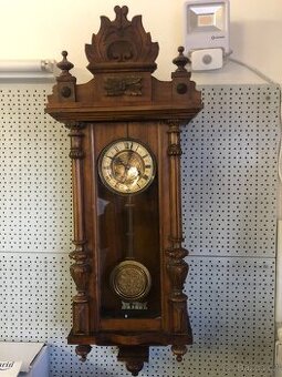 Antik  Kyvadlové nástěnné hodiny