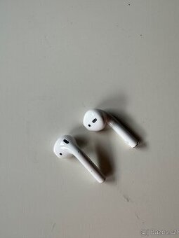 apple airpods 2 BEZ DOBÍJECÍHO POUZDRA