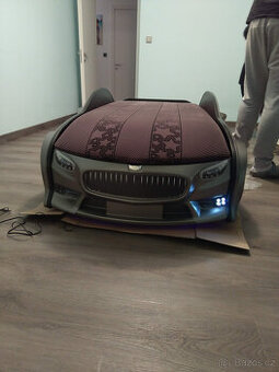 Dětská postýlka – auto