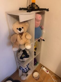 Dětský pokoj - skříň, komoda, 2x police