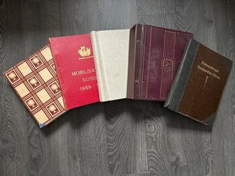 Sbírka známek ve velkých těžkých albech