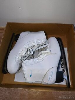 P:  Dámské/dívčí brusle TTblade v38