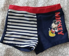 Pyžamo, ponožky, plavky