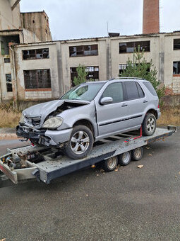náhradní díly z bouraného mercedes ml w163 270cdi automat