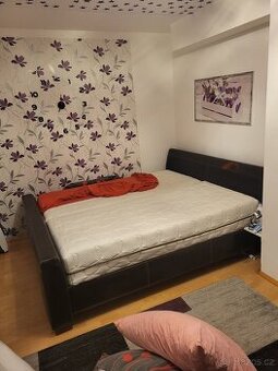 Manželská postel 200 × 180