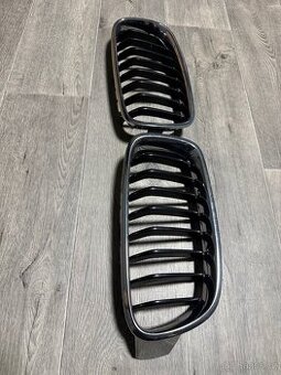 BMW F30 mřížky do přední masky