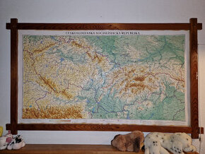 Prodám velkou plastickou mapu ČSSR, šířka 1,8 m z roku 1984