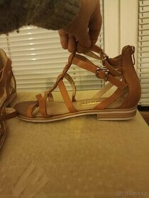 NOVÉ  TAMARIS SANDÁLE - 1