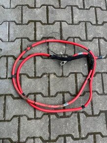Bmw x5 e53 plusový kabel k baterii