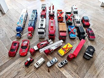 Prodám modely aut,autíčka,hračky jako celek