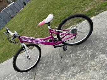 Dívčí kolo vel 24