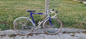 Silniční kolo giant