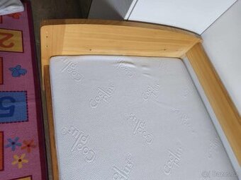 postel + rošt + matrace + šuplík