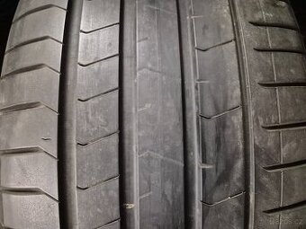 305/40 R20 PIRELLI (5+mm) č.16219/G