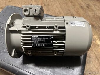 Třífázový asynchronní elektromotor