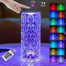 Krásná dotyková RBG stolní lampa s dálkovým ovládáním.