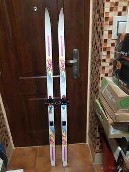 Prodám nové běžky KAZAMA 150cm dlouhé. - 1