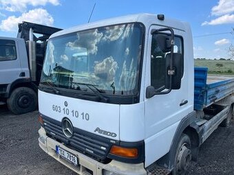 Mercedes Atego třístranný sklápječ