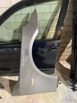Pravý přední blatník bmw e60 e61