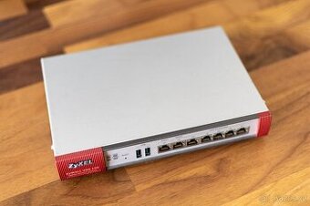 Router/firewall ZyXEL USG 100 (D011)
