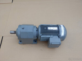 Elektromotor s převodovkou 0,75KW 72ot./1min.