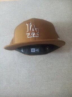 Hnědá kšiltovka New Era vel.7 5/8 - 1
