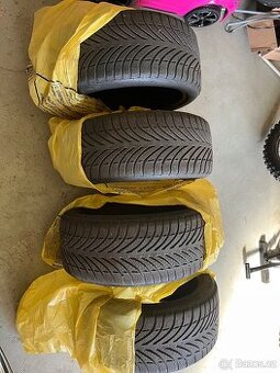 BFGoodrich 225/40/18 92V zimní