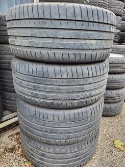 255 35 20" 97W.. Michelin